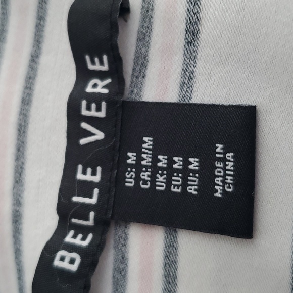 Button back blouse - Picture 3 of 3